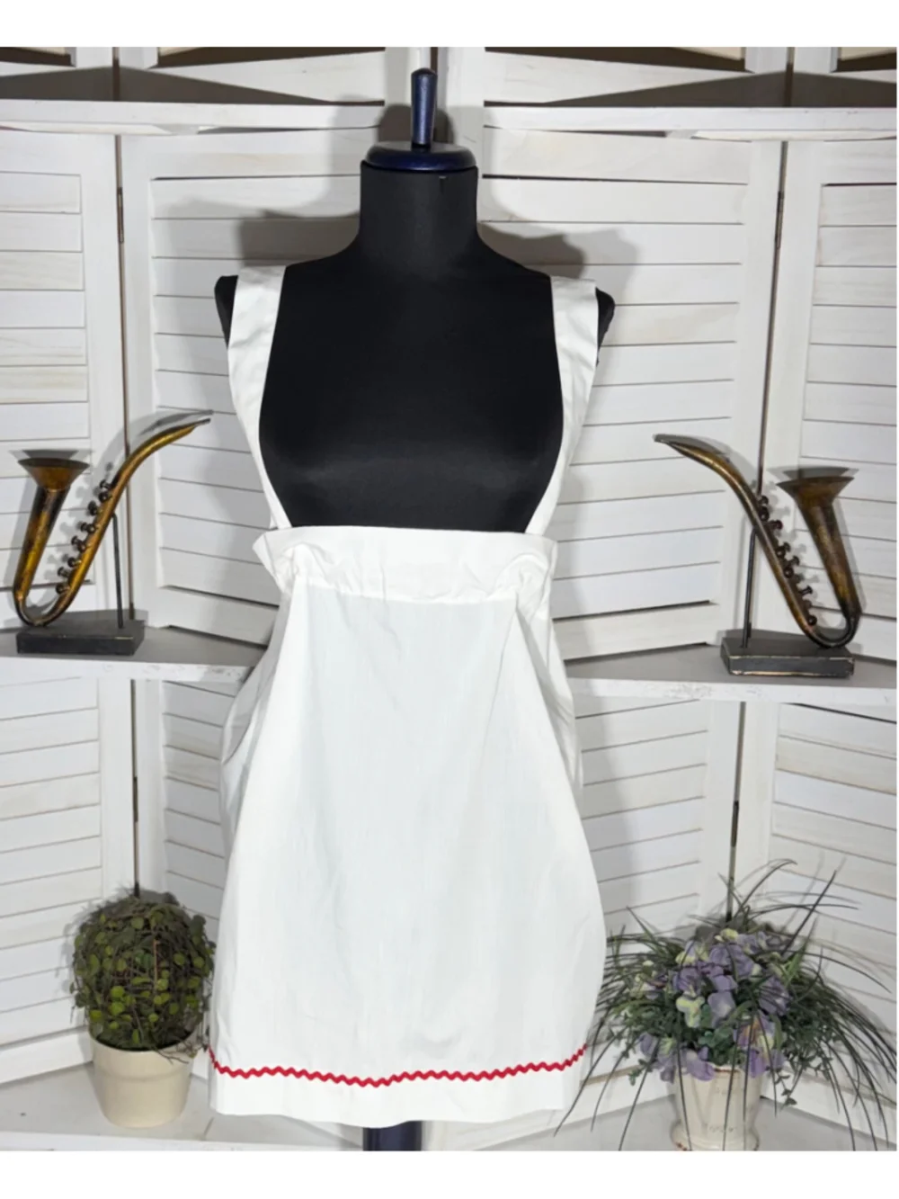 Vintage retro maid apron handcrafted white cotton back ties costume Ren Fair XL